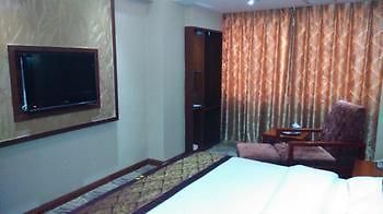 Tengyi Grand Hotel Kunming Exteriör bild